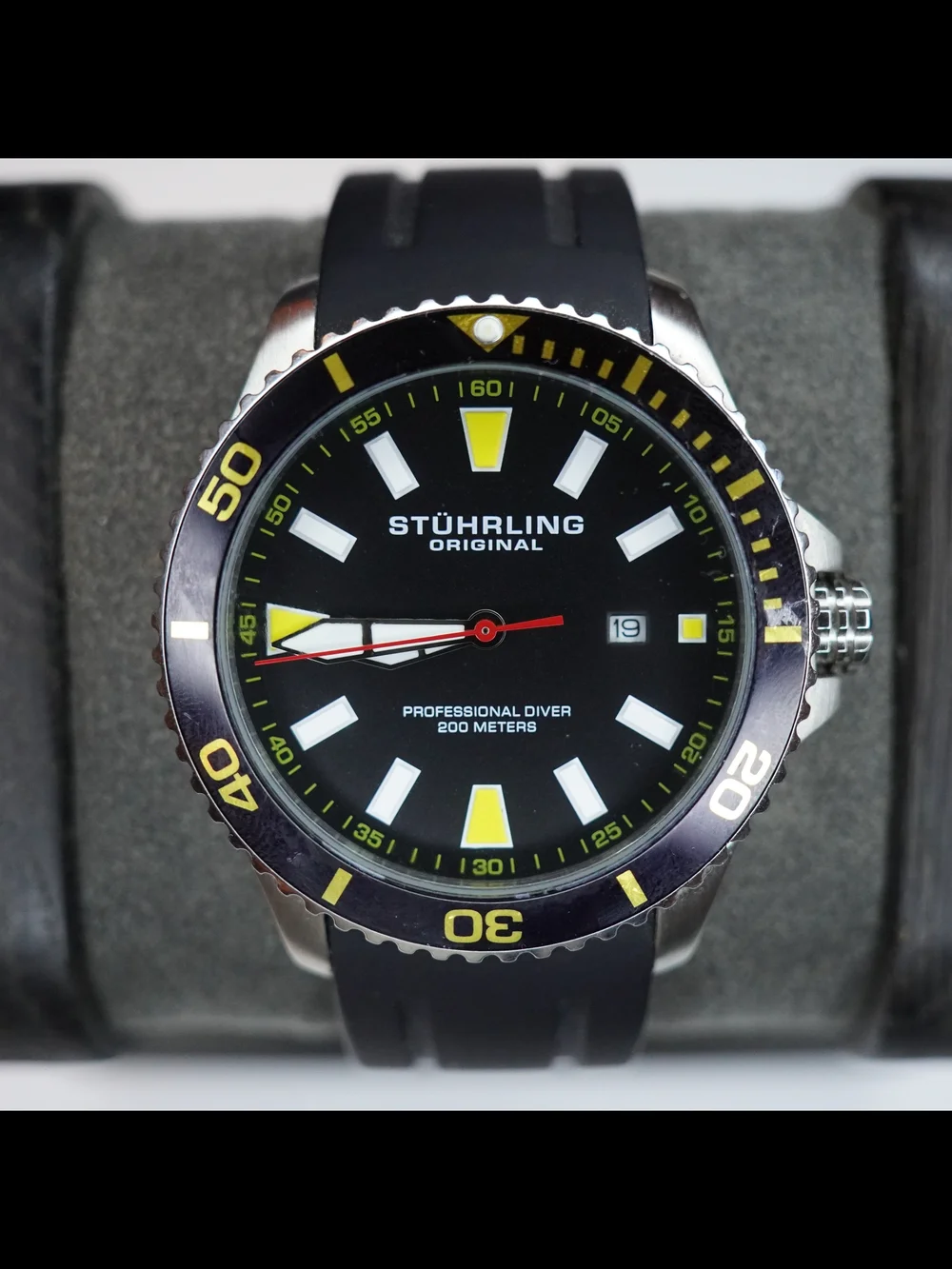 Stuhrling Original Aquadiver Quartz Men's Watch - 706.04 Regatta Bracera 43mm